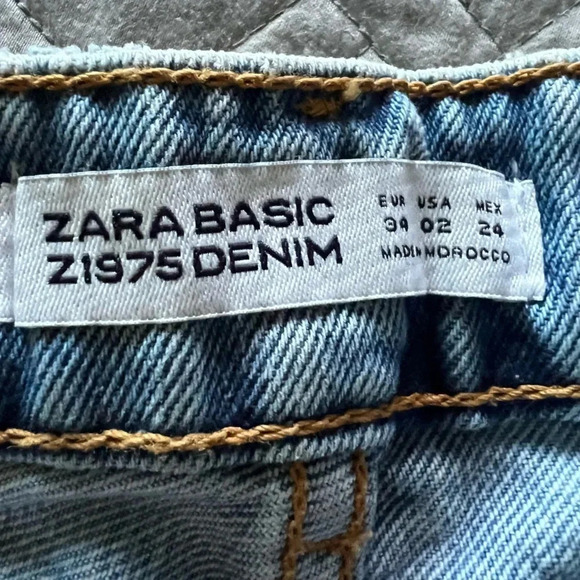 Zara Basic Z1975 Distressed Cuffed Denim Jean Shorts Size 2 Thrashed - Picture 9 of 10